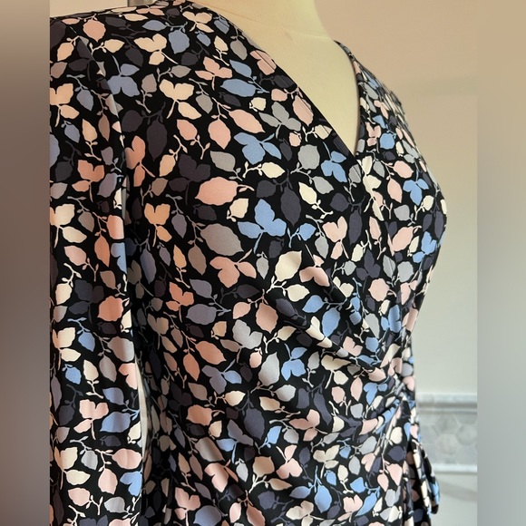 Anne Klein Surplus Faux Wrap Stretch Leaf Print Top Sz S - Picture 3 of 11